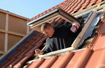Pose de fenêtres de toit Velux à Marchampt